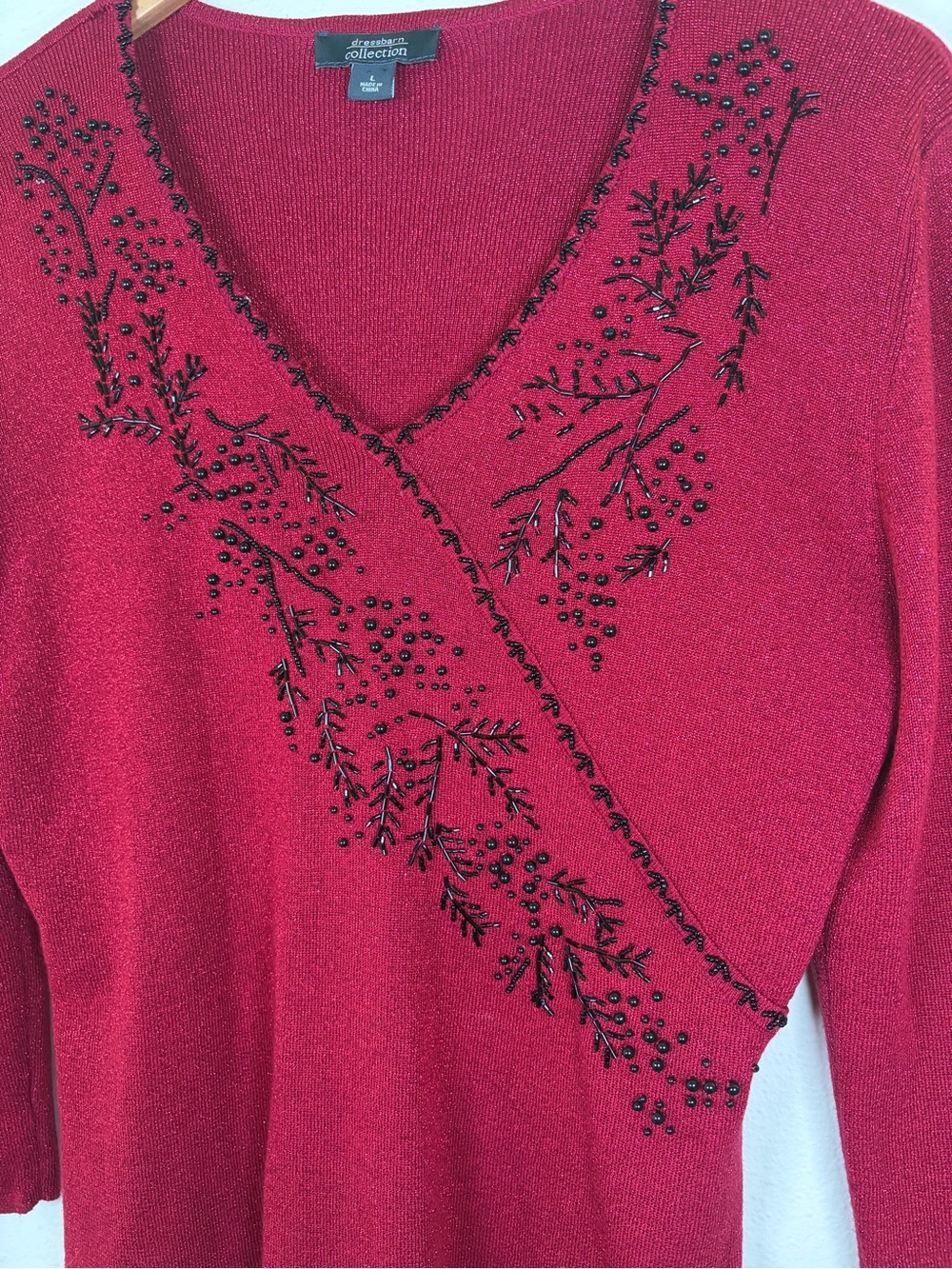 Dressbarn Collection Large Red Black Beaded V-Neck Metallic Sweater - Picture 3 of 11